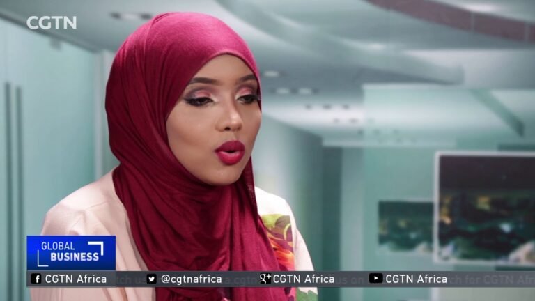 18-year-old Somali make up artist using social media to display her craft