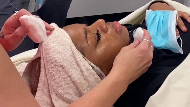 A Day In Esthetician School!!! Express Facial🧖🏽‍♀️