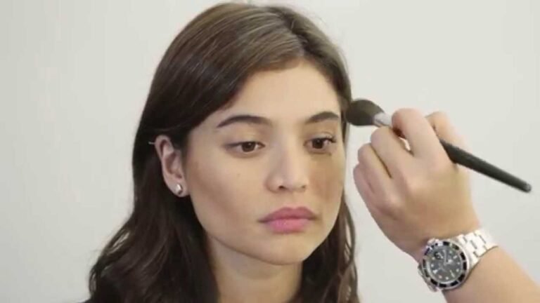 How To Contour and Highlight on Anne by Make Up Artist Robbie Pinera