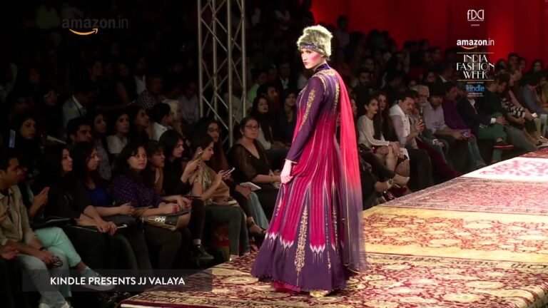 JJ Valaya – FDCI Presents Amazon India Fashion Week AW'15