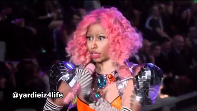 Nicki Minaj – Super Bass (Victoria's Secret Show 2011) (Live)