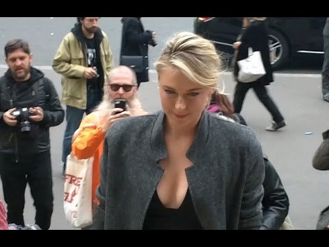 VIDEO Maria SHARAPOVA @ Paris Fashion Week 5 october 2015 show Stella McCartney