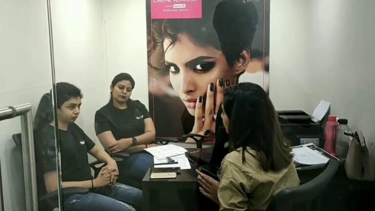 Professional Make-up Artists & Beautician #Lakme-Vitsan  #Vitsan India