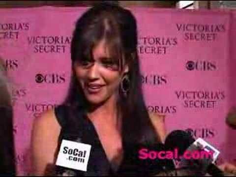 Victoria's Secret Fashion Show 2007: Pink Carpet