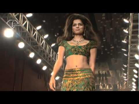 fashiontv | FTV.com – INDIAN FASHION WEEK – ABDUL HALDER BACKSTAGE