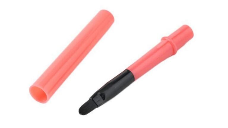 100% Professional Make Up Tool Portable Retractable Cosmetic Lipstick Gloss Lip Brush Eyeliner Brush