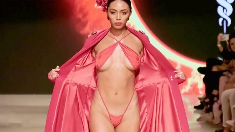 Stello | Resort 2019 Full Fashion Show | Exclusive