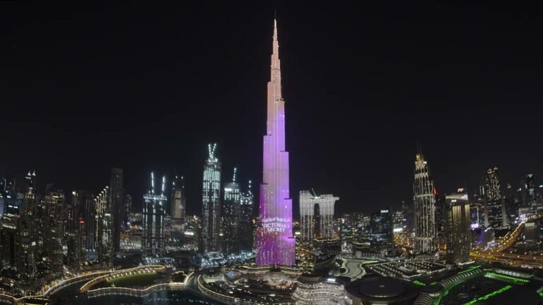 BOMBSHELL IN DUBAI | VICTORIA'S SECRET