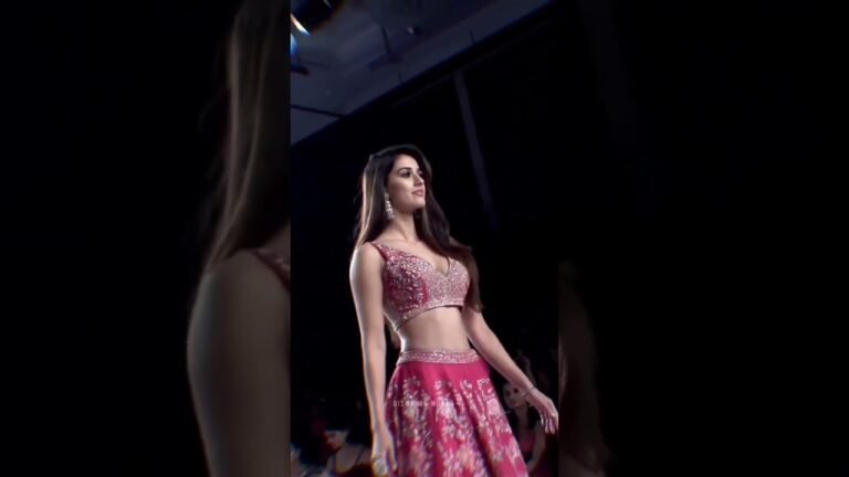 Disha patani ramp walk in Indian bridal wear 🔥❤️🖤#dishapatani