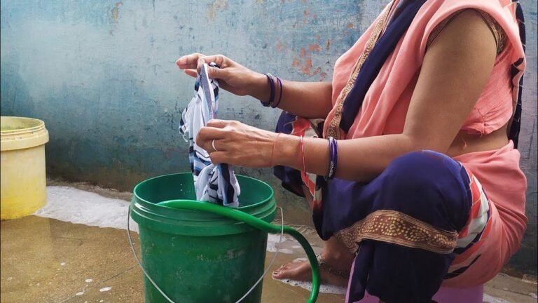 Indian housewife very busy routine vlog  //daily wear clothes cleaning Desi style