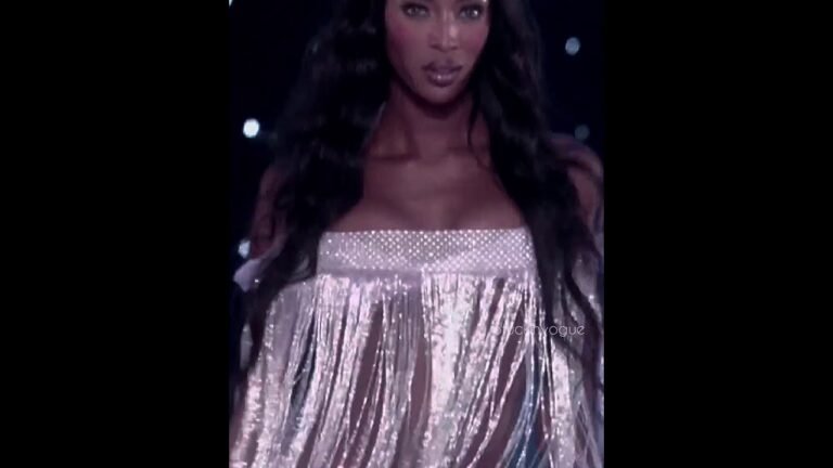 Naomi Campbell Victoria’s Secret 2003