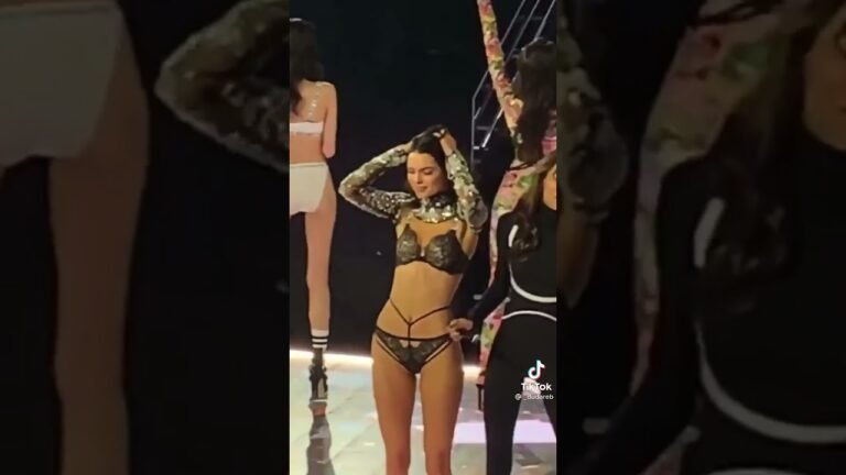 kendall jenner at Victoria Secret fashion show #kendall #shorts tiktok@_dudareb