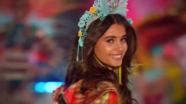 Taylor Hill – Victoria's Secret Fashion Show Walks (2014-2018)
