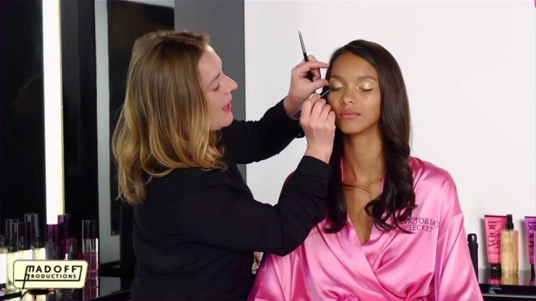 Victoria's Secret Beauty: Lais Ribeiro