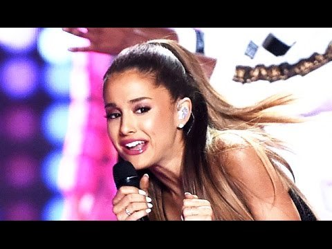 Ariana Grande Hit In The Face – Victoria's Secret Fashion Show 2014