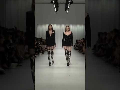 Gigi Hadid stage walk 😱 Victoria Secret model 🖤💞🖤