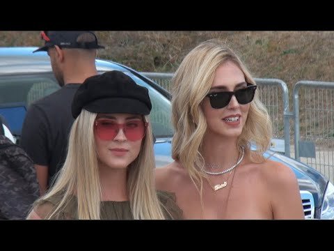 FASHION WEEK PARIS EXIT DIOR   with CHIARA ET VALENTINA FERRAGNI