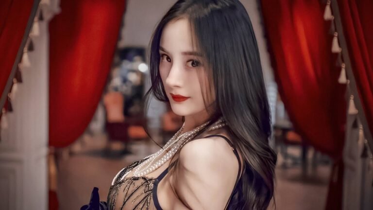 Victoria's Secret's new commercial to welcome the Chinese New Year #yangmi #杨幂