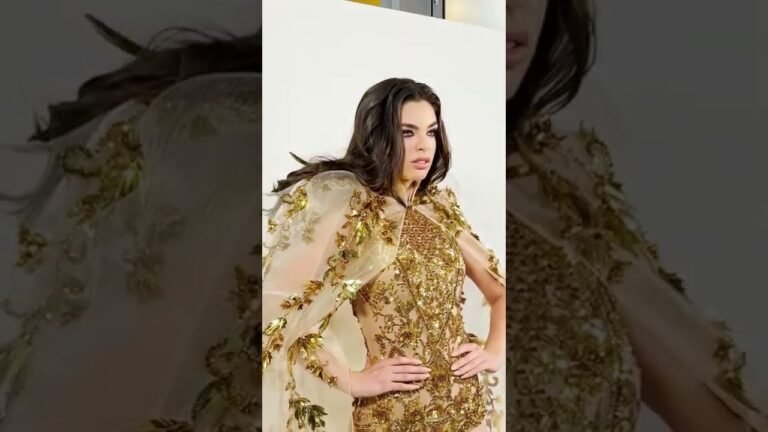 Nadia Ferreira posa ante los fotógrafos en Arab Fashion Week 2022