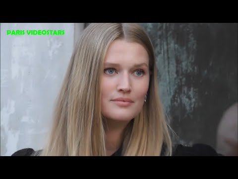 Toni Garrn ( former Victoria's Secret angel ) @ Paris 5 march 2022 Fashion week show Elie Saab