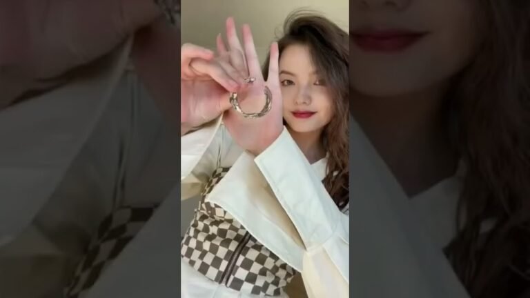 नए जमाने के नए फैशन के कपड़े।#fashion #sexy #girl #girls #india #indian #bd#shorts #shortvideo