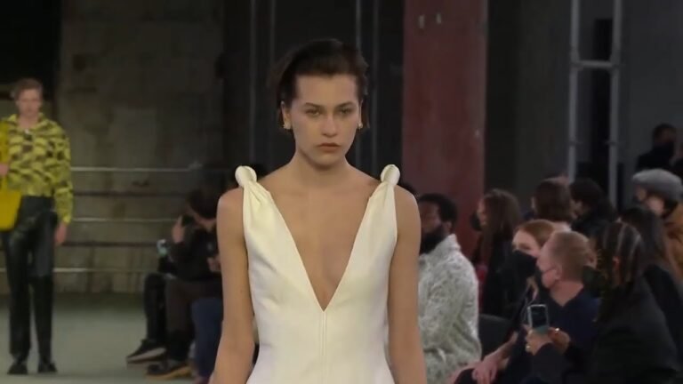 BOTTEGA VENETTA | Fall Winter 2022/23 Fashion Show | Milan Fashion Week