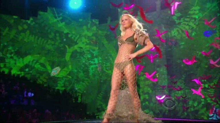 Victoria's Secret Fashion Show 2009 – Segment 4: Enchanted Forest [HD]