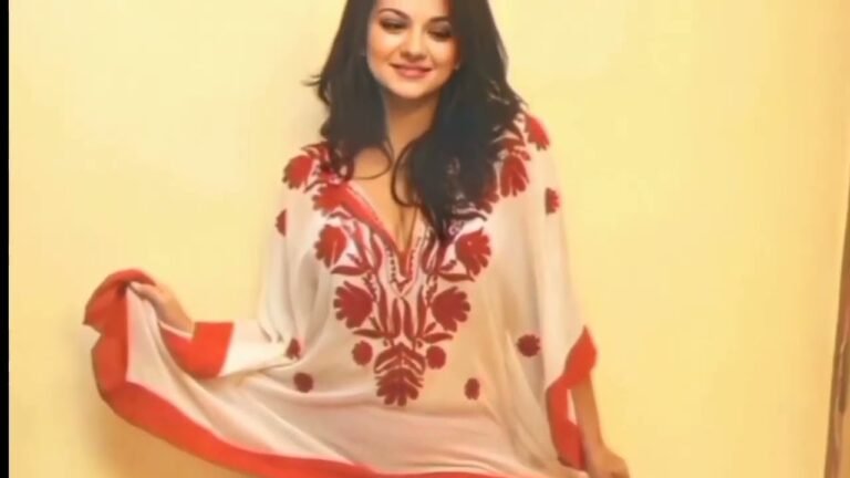 COCKTAIL SLIP INDIAN FASHION MODEL | SAREE FASHION | SAREE MAGAZINE | SAREE LOVER#4MODELSLOVER#saree