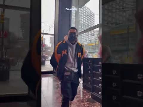 Making my boyfriend come to VICTORIAS SECRET with me