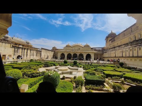 The beauty, the fashion, and the ancient heritage of Jaipur, India