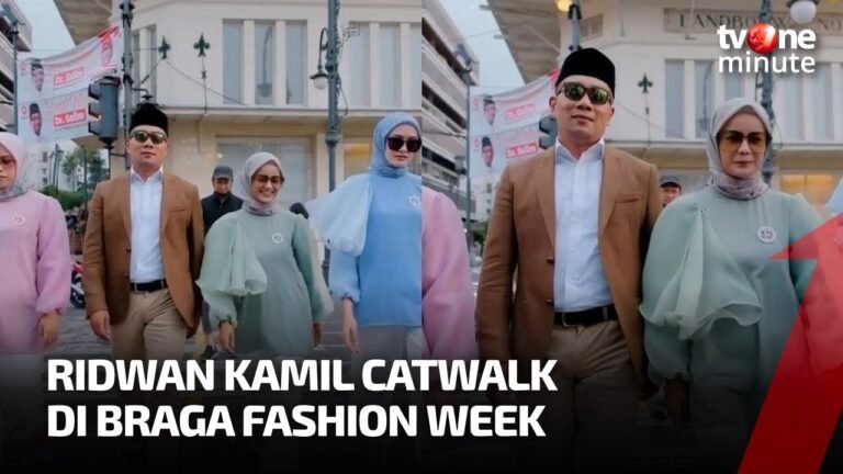 Gak Mau Kalah, Ridwan Kamil Pamer Catwalk di Braga Fashion Week | tvOne Minute