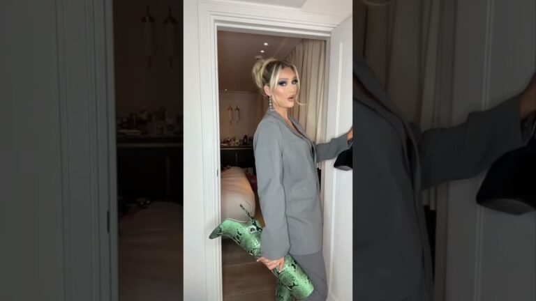 WHAT WOULD MEREDITH WEAR: Paris Fashion Week 👸💋💅