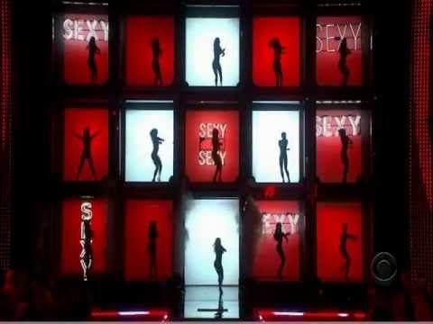 Justin Timberlake – Sexyback ( Live Victoria's Secret Fashion Show 2006 )